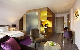 Abito Self-Check-In Suites